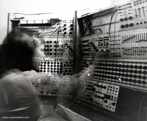 EarlyLiveBuchlaConcert.jpg