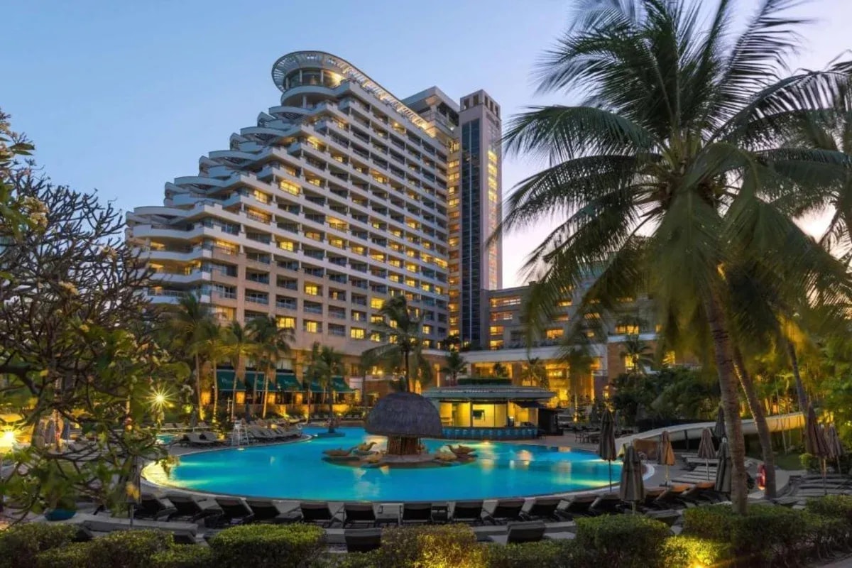 Hilton%20Hua%20Hin%205%2C%20%D0%A2%D0%B0%D0%B8%D0%BB%D0%B0%D0%BD%D0%B4.%20%D0%A4%D0%BE%D1%82%D0%BE%20%D0%BE%D1%82%D0%B5%D0%BB%D1%8F.jpg.webp?itok=0kPgXFl7